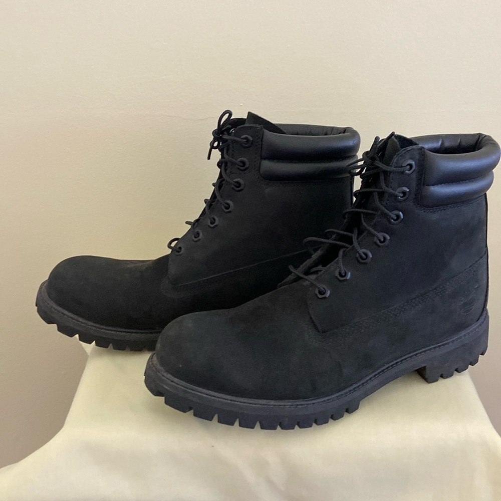 Timberland Men’s Classic 6-inch waterproof 11.5 W black. Winter or fashion boot.
